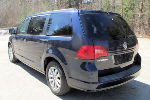 VW Routan rear (2008-2015) VW Routan Service Guide (2008-2015)
