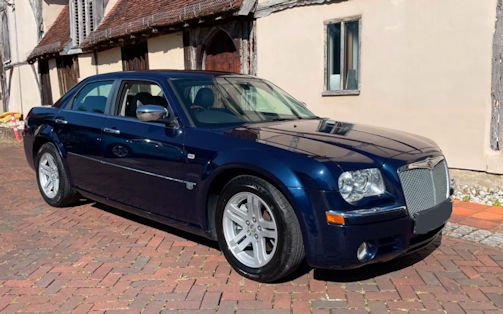 Chrysler 300 car history  1st Gen (2004-2010)