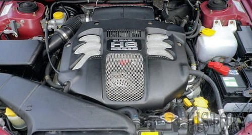 Subaru Outback Second generation H6 3.0 engine view