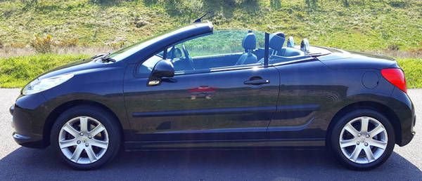 Peugeot 207 CC side view
